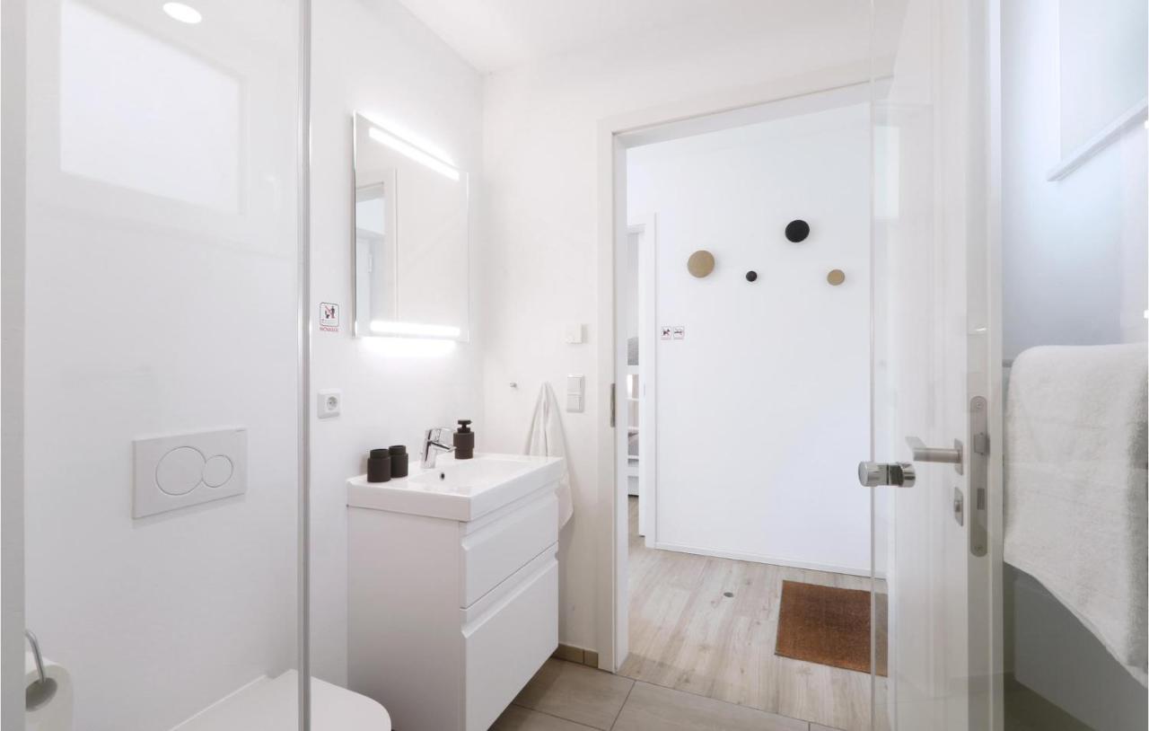 Nice Apartment In Lembruch-Duemmer See With Wifi Exterior photo
